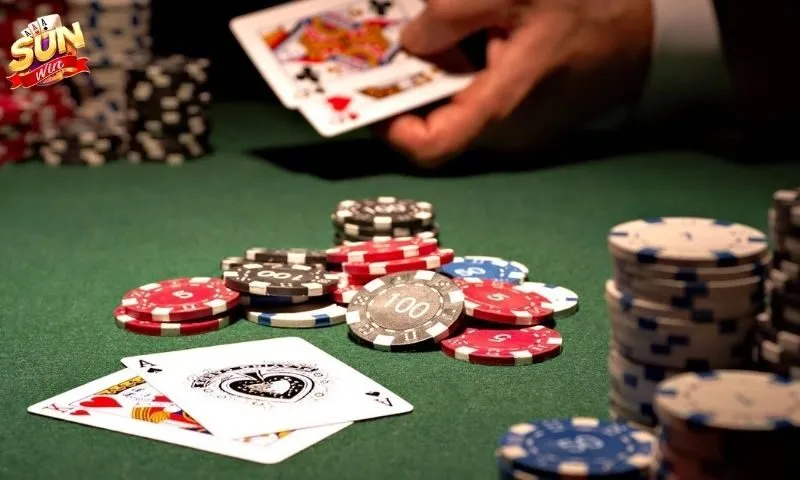 Nghệ thuật xây dựng hình ảnh cá nhân trên bàn Liêng